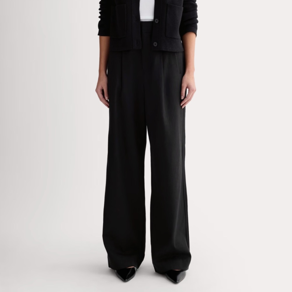 Everlane Classic Trouser in Buttersmooth DARK GRAY